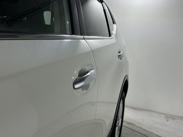 エクストレイル 20X エマージェンシーブレーキパッケージ 社外9型ナビ Bカメラ LDW AEB 進入禁止 アイドリングS カブロンシート 前席シートヒーター 革巻きステアリング 前後ソナー LED 社外前ドラレコ インテリキー プッシュスタート(74枚目)