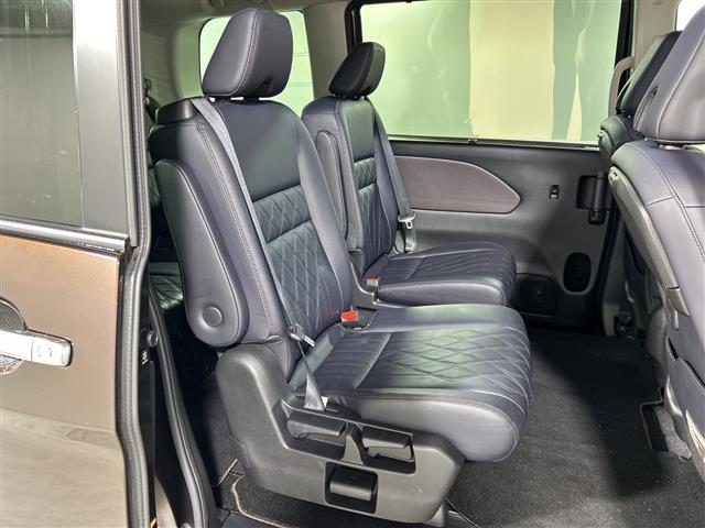 セレナ e-パワー ハイウェイスターG 社外ナビ アラウンドビューM 先進安全装備 プロパイロット Dルームミラー パーキングA 両側電動 ステアリングH 合皮シート 社外TPMS ブラウン内装 2列目3列目シートバックT/USBソケット(29枚目)