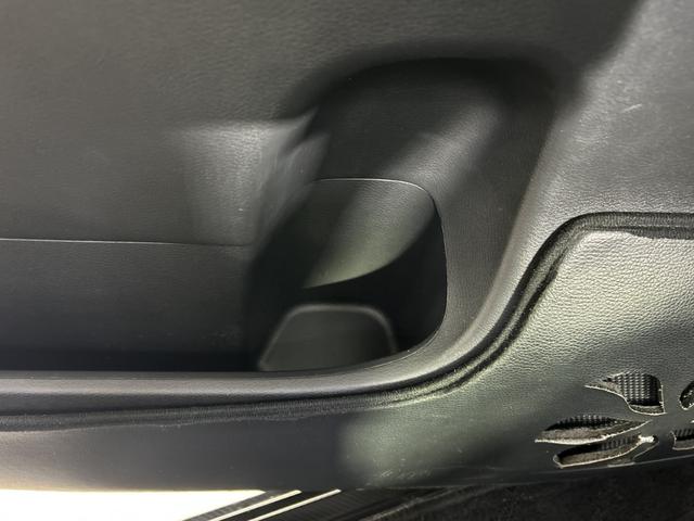 セレナ e-パワー ハイウェイスターG 社外ナビ アラウンドビューM 先進安全装備 プロパイロット Dルームミラー パーキングA 両側電動 ステアリングH 合皮シート 社外TPMS ブラウン内装 2列目3列目シートバックT/USBソケット(41枚目)