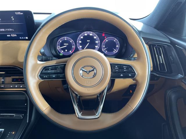 ＣＸ－６０ ＸＤ－ハイブリッド　プレミアムスポーツ　マツダコネクト１２．３型ＳＤナビ　ＢＯＳＥ　３６０度カメラ　パノラマＳＲ　ＰＢＤ　ｉ－ＡＣＴＩＶＳＥＮＳＥ　ステアリングＨ　革／スエードシート　前Ｐシート／ベンチレーション　前後シートＨ　ＡＬＨ　Ｑｉ（10枚目）