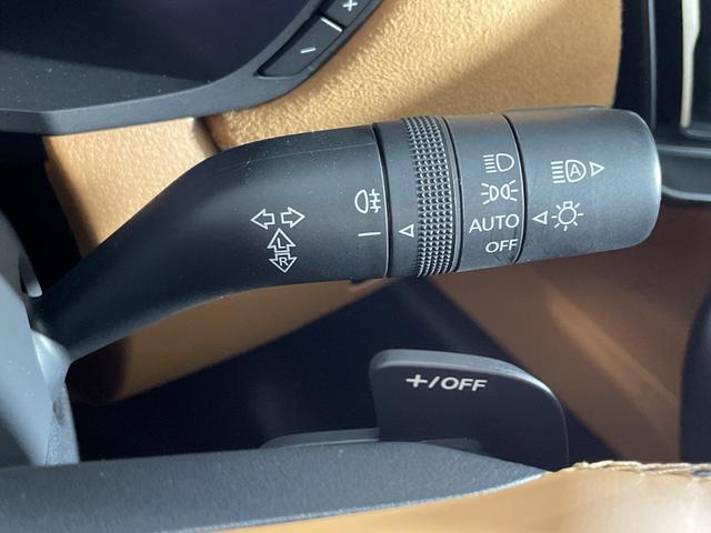 ＣＸ－６０ ＸＤ－ハイブリッド　プレミアムスポーツ　マツダコネクト１２．３型ＳＤナビ　ＢＯＳＥ　３６０度カメラ　パノラマＳＲ　ＰＢＤ　ｉ－ＡＣＴＩＶＳＥＮＳＥ　ステアリングＨ　革／スエードシート　前Ｐシート／ベンチレーション　前後シートＨ　ＡＬＨ　Ｑｉ（13枚目）