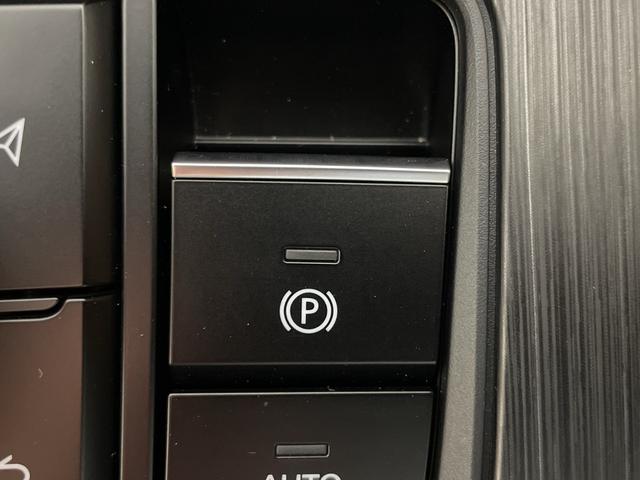 ＣＸ－６０ ＸＤ－ハイブリッド　プレミアムスポーツ　マツダコネクト１２．３型ＳＤナビ　ＢＯＳＥ　３６０度カメラ　パノラマＳＲ　ＰＢＤ　ｉ－ＡＣＴＩＶＳＥＮＳＥ　ステアリングＨ　革／スエードシート　前Ｐシート／ベンチレーション　前後シートＨ　ＡＬＨ　Ｑｉ（23枚目）