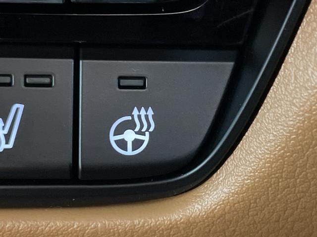 ＣＸ－６０ ＸＤ－ハイブリッド　プレミアムスポーツ　マツダコネクト１２．３型ＳＤナビ　ＢＯＳＥ　３６０度カメラ　パノラマＳＲ　ＰＢＤ　ｉ－ＡＣＴＩＶＳＥＮＳＥ　ステアリングＨ　革／スエードシート　前Ｐシート／ベンチレーション　前後シートＨ　ＡＬＨ　Ｑｉ（26枚目）