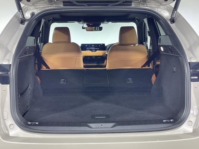 ＣＸ－６０ ＸＤ－ハイブリッド　プレミアムスポーツ　マツダコネクト１２．３型ＳＤナビ　ＢＯＳＥ　３６０度カメラ　パノラマＳＲ　ＰＢＤ　ｉ－ＡＣＴＩＶＳＥＮＳＥ　ステアリングＨ　革／スエードシート　前Ｐシート／ベンチレーション　前後シートＨ　ＡＬＨ　Ｑｉ（59枚目）