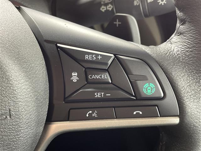 デリカミニ T プレミアム 届出済未使用車 純正9型DA e-アシスト マイパイロット 2トーンカラー ルーフレール 両側電動 Dルームミラー マルチアラウンドビューM 前シートH ステアリングH LED 電動PB/オートBH(8枚目)