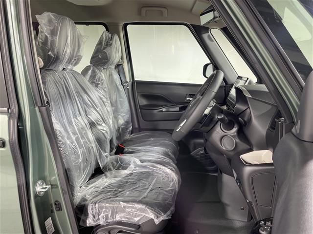 デリカミニ T プレミアム 届出済未使用車 純正9型DA e-アシスト マイパイロット 2トーンカラー ルーフレール 両側電動 Dルームミラー マルチアラウンドビューM 前シートH ステアリングH LED 電動PB/オートBH(11枚目)