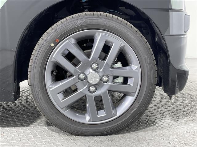 デリカミニ T プレミアム 届出済未使用車 純正9型DA e-アシスト マイパイロット 2トーンカラー ルーフレール 両側電動 Dルームミラー マルチアラウンドビューM 前シートH ステアリングH LED 電動PB/オートBH(41枚目)