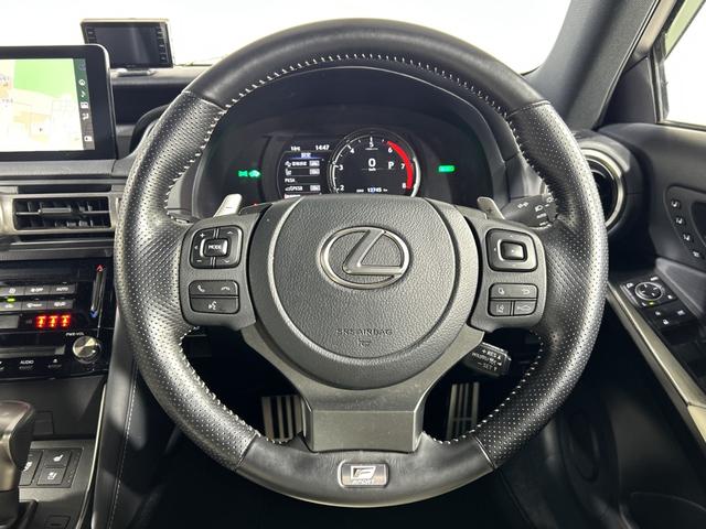 IS IS300h Fスポーツ 純正12.3型ナビ パノラミックビューM セーフティシステム+ BSM PKSB 革スポーツシートセット 3連フルLEDヘッド 前パワーシート/シートヒーター/ベンチレーション ステアリングヒーター(11枚目)