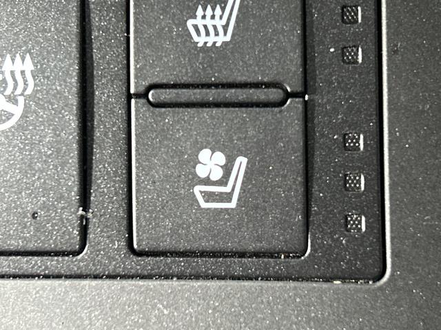 IS IS300h Fスポーツ 純正12.3型ナビ パノラミックビューM セーフティシステム+ BSM PKSB 革スポーツシートセット 3連フルLEDヘッド 前パワーシート/シートヒーター/ベンチレーション ステアリングヒーター(26枚目)