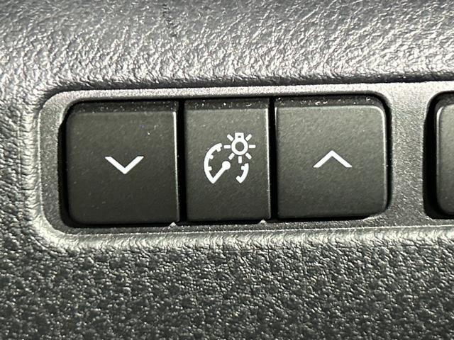 IS IS300h Fスポーツ 純正12.3型ナビ パノラミックビューM セーフティシステム+ BSM PKSB 革スポーツシートセット 3連フルLEDヘッド 前パワーシート/シートヒーター/ベンチレーション ステアリングヒーター(31枚目)