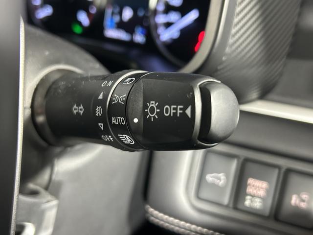 デリカD:5 シャモニー 社外11型ナビ マルチアラウンドビューM セーフティA 両側電動 PBD アイドリングS LEDヘッド/フォグランプ 半革シート D席パワーシート 前シートヒーター パドルシフト ステアリングH(18枚目)