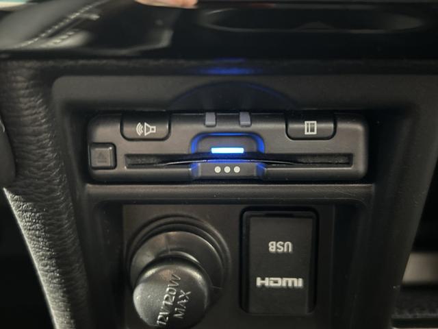 デリカD:5 シャモニー 社外11型ナビ マルチアラウンドビューM セーフティA 両側電動 PBD アイドリングS LEDヘッド/フォグランプ 半革シート D席パワーシート 前シートヒーター パドルシフト ステアリングH(22枚目)