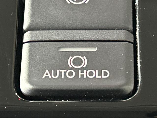 デリカD:5 シャモニー 社外11型ナビ マルチアラウンドビューM セーフティA 両側電動 PBD アイドリングS LEDヘッド/フォグランプ 半革シート D席パワーシート 前シートヒーター パドルシフト ステアリングH(25枚目)