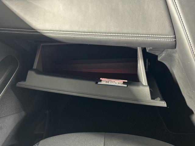 デリカD:5 シャモニー 社外11型ナビ マルチアラウンドビューM セーフティA 両側電動 PBD アイドリングS LEDヘッド/フォグランプ 半革シート D席パワーシート 前シートヒーター パドルシフト ステアリングH(50枚目)