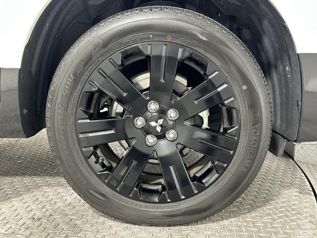 デリカD:5 シャモニー 社外11型ナビ マルチアラウンドビューM セーフティA 両側電動 PBD アイドリングS LEDヘッド/フォグランプ 半革シート D席パワーシート 前シートヒーター パドルシフト ステアリングH(75枚目)