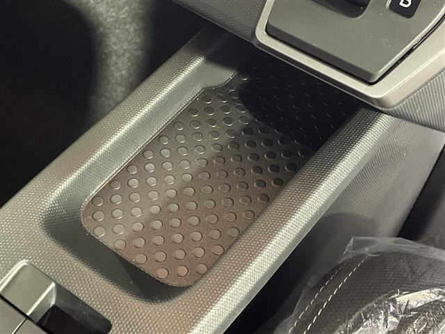 タフト G ダーククロムベンチャー 届出済未使用車 ガラスルーフ シートヒーター 電動サイドブレーキ オートブレーキホールド アイドリングストップ機能 コーナーセンサー 革巻きステアリング ステアリングスイッチ LEDライト フォグ(14枚目)