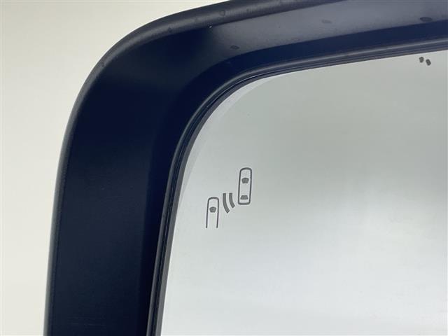 デリカD:5 シャモニー 登録済未使用車 4WD 9型ナビ フリップダウンモニター ステアリングヒーター 両側電動スライドドア シートヒーター パワーシート 電動リアゲート マルチビューカメラ 自動防眩ミラー スペアキー TV(8枚目)