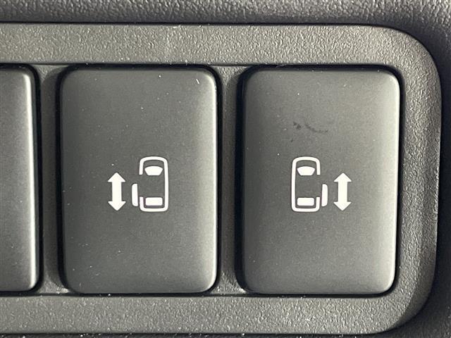 デリカD:5 シャモニー 登録済未使用車 4WD 9型ナビ フリップダウンモニター ステアリングヒーター 両側電動スライドドア シートヒーター パワーシート 電動リアゲート マルチビューカメラ 自動防眩ミラー スペアキー TV(9枚目)