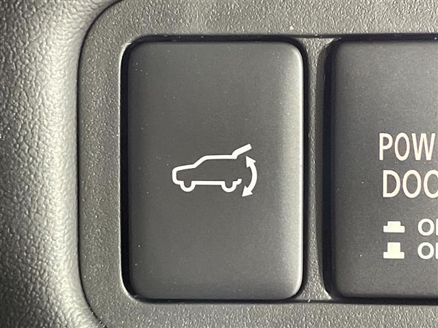 デリカD:5 シャモニー 登録済未使用車 4WD 9型ナビ フリップダウンモニター ステアリングヒーター 両側電動スライドドア シートヒーター パワーシート 電動リアゲート マルチビューカメラ 自動防眩ミラー スペアキー TV(13枚目)