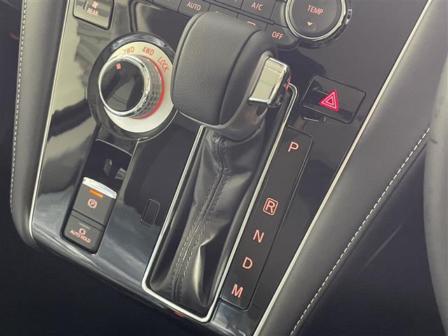 デリカD:5 シャモニー 登録済未使用車 4WD 9型ナビ フリップダウンモニター ステアリングヒーター 両側電動スライドドア シートヒーター パワーシート 電動リアゲート マルチビューカメラ 自動防眩ミラー スペアキー TV(22枚目)