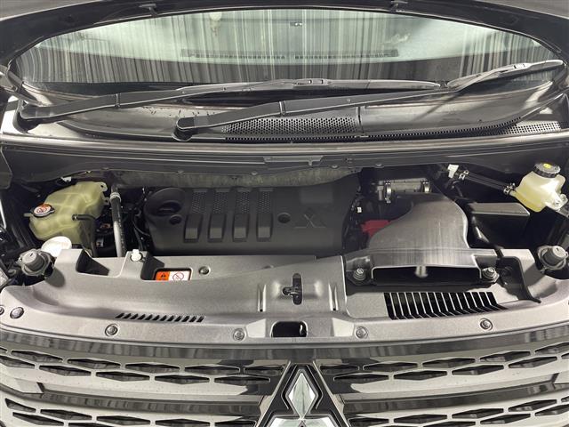 デリカD:5 シャモニー 登録済未使用車 4WD 9型ナビ フリップダウンモニター ステアリングヒーター 両側電動スライドドア シートヒーター パワーシート 電動リアゲート マルチビューカメラ 自動防眩ミラー スペアキー TV(42枚目)