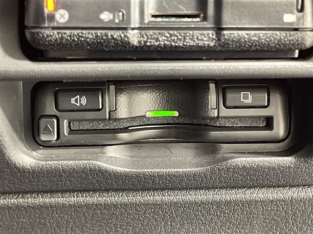 ＣＸ－３０ ２０Ｓ　ブラックトーンエディション　マツダ８．８型コネクト　３６０度ビューカメラ　　ｉ－ＡＣＴＩＶＳＥＮＳＥ　　ＣＤ／ＤＶＤ／フルセグ　ＰＢＤ　ＨＵＤ　ＡＬＨ　前後ドラレコ　前後ソナー　アイドリングＳ　スマートキー　プッシュＳ　ＥＥＴＣ（8枚目）