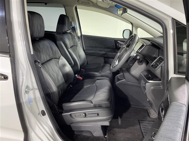 オデッセイ アブソルート・EXホンダセンシング ホンダセンシング 純正8型ナビ 全方位カメラ パーキングアシスト 両側電動スライドドア シートヒーター パワーシート オットマン ビルトインETC2.0 前後ドライブレコーダー パドルシフト LED(10枚目)