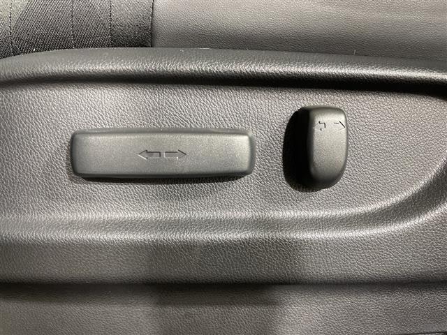 オデッセイ アブソルート・EXホンダセンシング ホンダセンシング 純正8型ナビ 全方位カメラ パーキングアシスト 両側電動スライドドア シートヒーター パワーシート オットマン ビルトインETC2.0 前後ドライブレコーダー パドルシフト LED(32枚目)