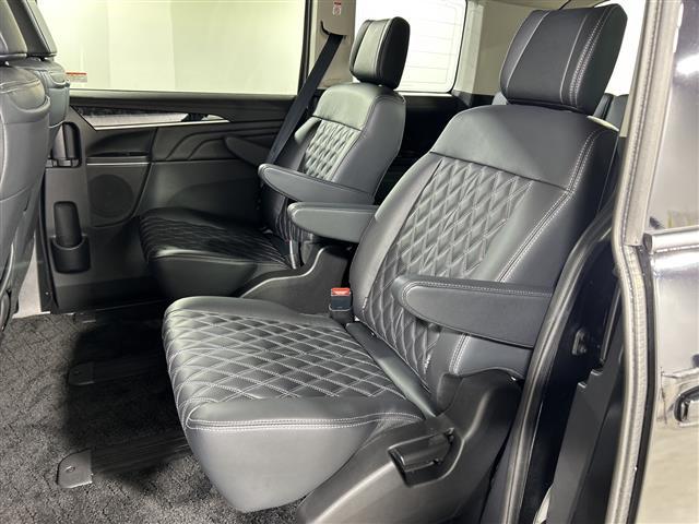 デリカD:5 ブラックエディション 11型ナビ マルチアラウンドビューモニター オートステップ 両側電動スライドドア レザーシート パワーシート シートヒーター パワーバックドア パドルシフト ステアリングヒーター LED マット(18枚目)