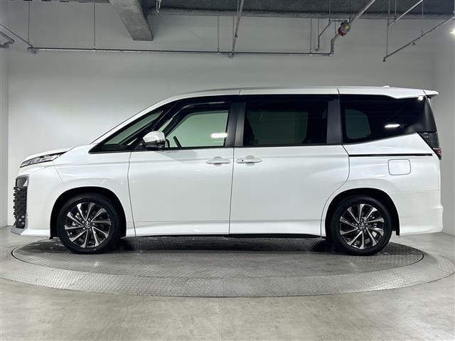 ヴォクシー ハイブリッドS-Z 登録済未使用 純正ディスプレイオーディオ 快適利便パッケージ パノラミックビューモニター パーキングアシスト デジタルインナーミラー AC100V フロントデアイサー BSM CD・DVD LED(14枚目)