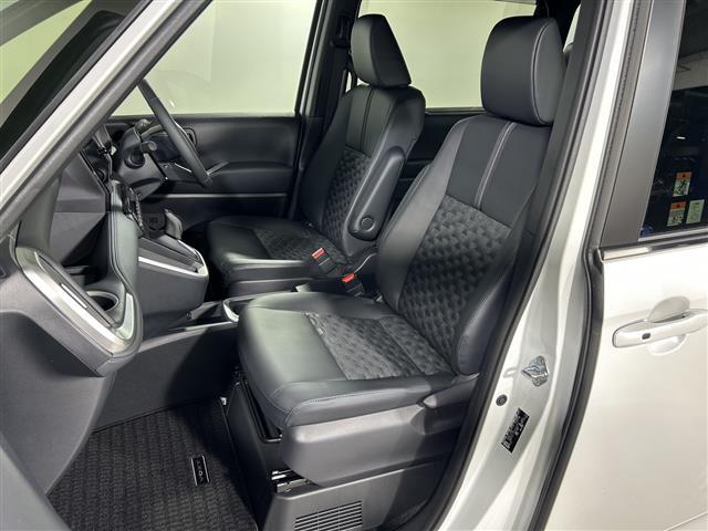 ヴォクシー ハイブリッドS-Z 登録済未使用 純正ディスプレイオーディオ 快適利便パッケージ パノラミックビューモニター パーキングアシスト デジタルインナーミラー AC100V フロントデアイサー BSM CD・DVD LED(18枚目)