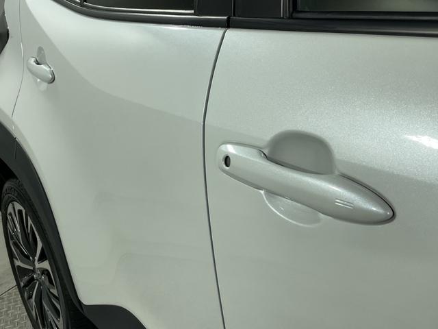 ヤリスクロス ハイブリッドＺ　アドベンチャー　純正ＤＡ　バッククカメラ　ＴＳＳ　ＡＣＣ　ＰＣＳ　ＬＴＡ　ＢＳＭ　ＰＣＴＡ　ＰＫＳＢ　ＲＳＡ　ＨＵＤ　ハーフレザーシート　前席パワーシート　Ｄ席ポジションＭ　ステアリングヒーター　ルーフレール　ＬＥＤ（77枚目）