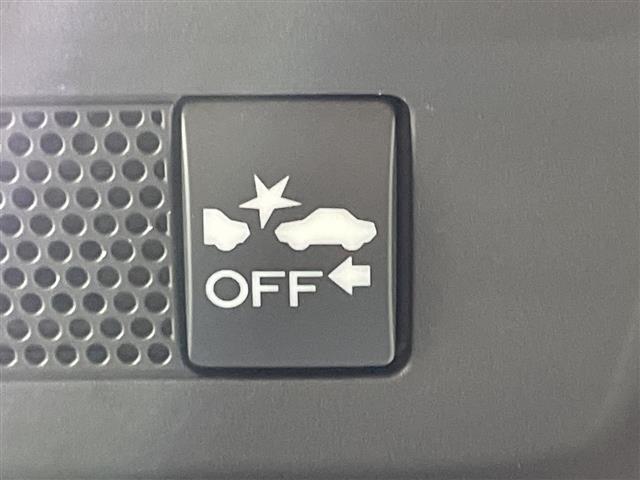 インプレッサスポーツ 2.0i-Sアイサイト 純正8型ナビ バックカメラ フルセグ STIフロントリップ 衝突危険警告 ACC AEB AT誤発進抑制 LDW BSM ふらつき警報 先行車発進告知 前席シートヒーター/PWシート パドルシフト(5枚目)