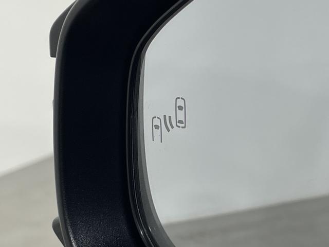 プリウス Ｚ　トヨタセーフティセンス　純正１２．３型ＤＡ　パノラミックビューモニター　デジタルインナーミラー　ＡＣ１００Ｖ　ＢＳＭ　置くだけ充電　メモリシート　シートヒーター　ベンチレーション　モデリスタエアロ（7枚目）