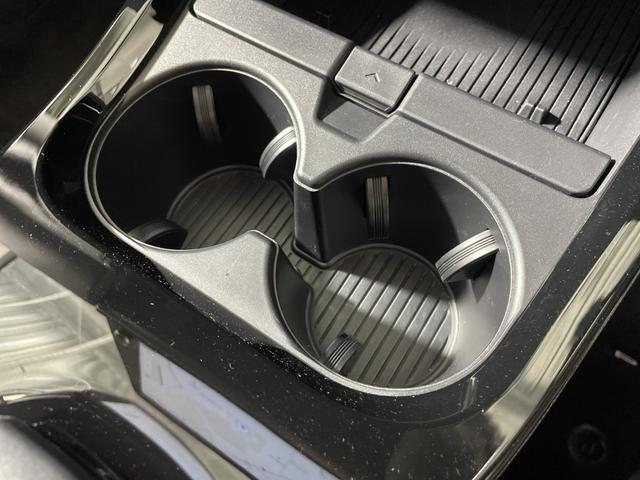 プリウス Ｚ　トヨタセーフティセンス　純正１２．３型ＤＡ　パノラミックビューモニター　デジタルインナーミラー　ＡＣ１００Ｖ　ＢＳＭ　置くだけ充電　メモリシート　シートヒーター　ベンチレーション　モデリスタエアロ（35枚目）