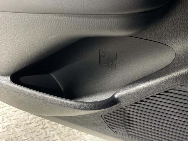 プリウス Ｚ　トヨタセーフティセンス　純正１２．３型ＤＡ　パノラミックビューモニター　デジタルインナーミラー　ＡＣ１００Ｖ　ＢＳＭ　置くだけ充電　メモリシート　シートヒーター　ベンチレーション　モデリスタエアロ（36枚目）