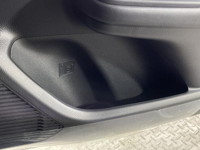 プリウス Ｚ　トヨタセーフティセンス　純正１２．３型ＤＡ　パノラミックビューモニター　デジタルインナーミラー　ＡＣ１００Ｖ　ＢＳＭ　置くだけ充電　メモリシート　シートヒーター　ベンチレーション　モデリスタエアロ（39枚目）