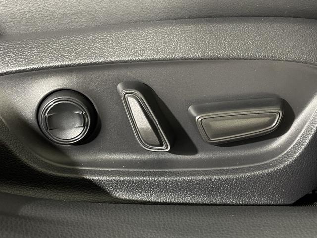 プリウス Ｚ　トヨタセーフティセンス　純正１２．３型ＤＡ　パノラミックビューモニター　デジタルインナーミラー　ＡＣ１００Ｖ　ＢＳＭ　置くだけ充電　メモリシート　シートヒーター　ベンチレーション　モデリスタエアロ（45枚目）