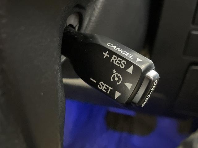 ヴェルファイア ２．５Ｖ　社外１０型ナビ　社外フリップダウンモニター　Ｂカメラ　両側電動　モデリスタエアロ　クルコン　ＰＢＤ　ＬＥＤヘッド／フォグランプ　コンビシート／ステアリング　前席パワーシート　運転席ポジションメモリー（15枚目）