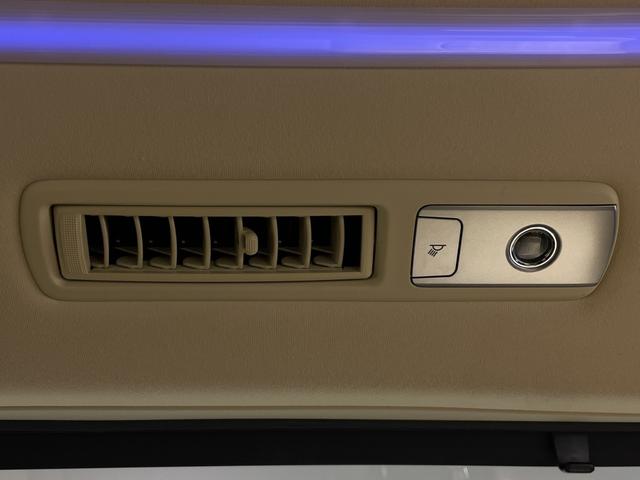 ヴェルファイア ２．５Ｖ　社外１０型ナビ　社外フリップダウンモニター　Ｂカメラ　両側電動　モデリスタエアロ　クルコン　ＰＢＤ　ＬＥＤヘッド／フォグランプ　コンビシート／ステアリング　前席パワーシート　運転席ポジションメモリー（32枚目）