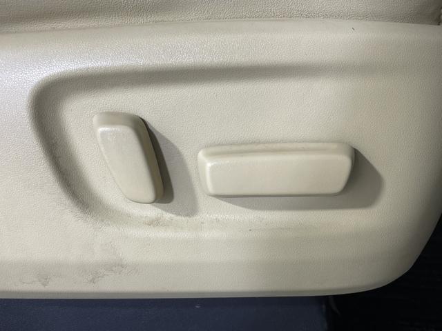 ヴェルファイア ２．５Ｖ　社外１０型ナビ　社外フリップダウンモニター　Ｂカメラ　両側電動　モデリスタエアロ　クルコン　ＰＢＤ　ＬＥＤヘッド／フォグランプ　コンビシート／ステアリング　前席パワーシート　運転席ポジションメモリー（42枚目）