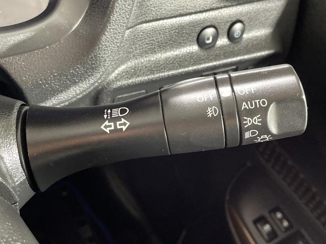 ノート ｅ－パワー　メダリスト　エマージェンシーブレーキ　純正７型ナビ　アラウンドビューモニター　インテリジェントルームミラー　ＥＴＣ　前後ドライブレコーダー　ハーフレザーシート　ソナー　レーダークルーズコントロール　革巻きハンドル（13枚目）