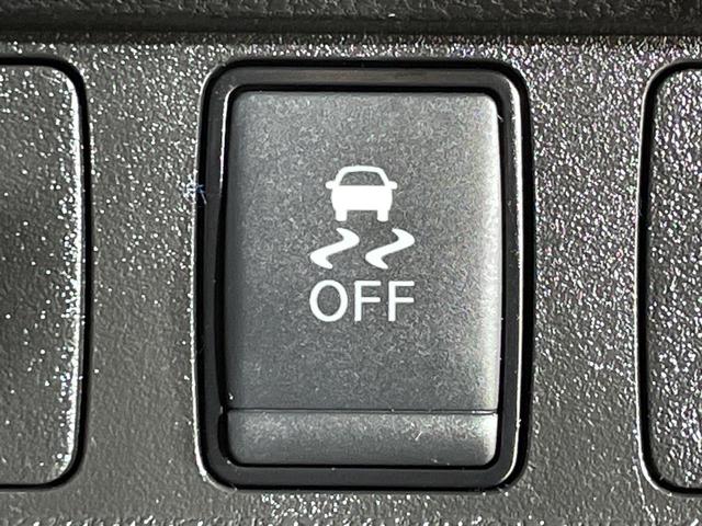 ノート ｅ－パワー　メダリスト　エマージェンシーブレーキ　純正７型ナビ　アラウンドビューモニター　インテリジェントルームミラー　ＥＴＣ　前後ドライブレコーダー　ハーフレザーシート　ソナー　レーダークルーズコントロール　革巻きハンドル（21枚目）