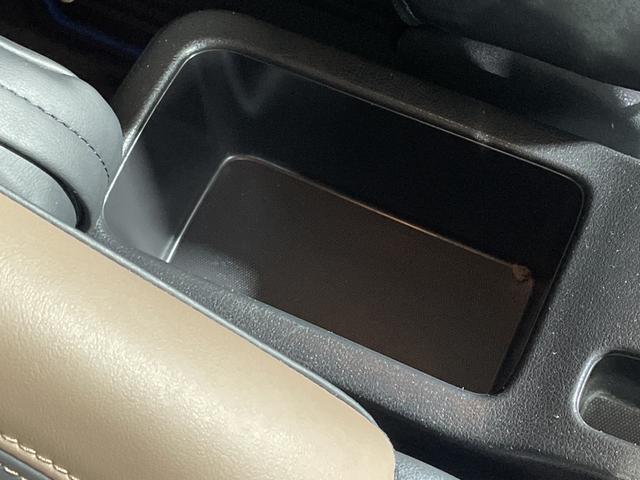 ノート ｅ－パワー　メダリスト　エマージェンシーブレーキ　純正７型ナビ　アラウンドビューモニター　インテリジェントルームミラー　ＥＴＣ　前後ドライブレコーダー　ハーフレザーシート　ソナー　レーダークルーズコントロール　革巻きハンドル（35枚目）