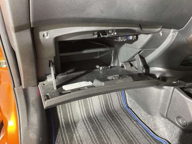 ノート ｅ－パワー　メダリスト　エマージェンシーブレーキ　純正７型ナビ　アラウンドビューモニター　インテリジェントルームミラー　ＥＴＣ　前後ドライブレコーダー　ハーフレザーシート　ソナー　レーダークルーズコントロール　革巻きハンドル（47枚目）