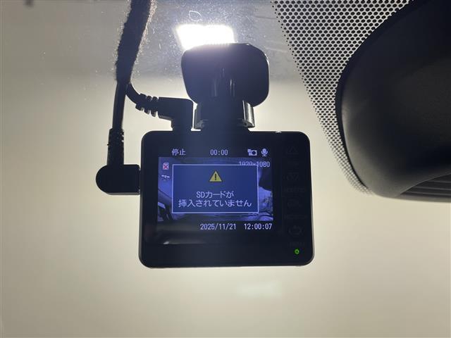 ノート Ｘ　純正ナビ　アラウンドビューＭ　フルセグ　クルーズコントロール　エマージェンシーブレーキ　車線逸脱警報　前後ドラレコ　ＬＥＤヘッドランプ　アイドリングストップ　前後ソナー　日産１５インチＡＷ　ＥＴＣ（6枚目）