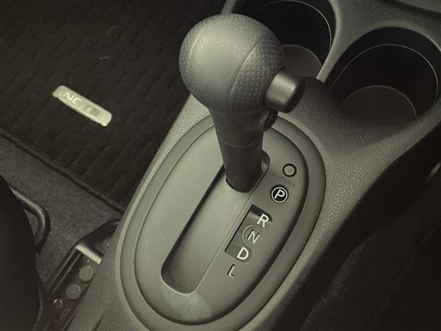 ノート Ｘ　純正ナビ　アラウンドビューＭ　フルセグ　クルーズコントロール　エマージェンシーブレーキ　車線逸脱警報　前後ドラレコ　ＬＥＤヘッドランプ　アイドリングストップ　前後ソナー　日産１５インチＡＷ　ＥＴＣ（11枚目）