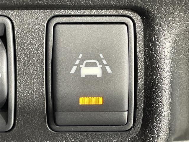 ノート Ｘ　純正ナビ　アラウンドビューＭ　フルセグ　クルーズコントロール　エマージェンシーブレーキ　車線逸脱警報　前後ドラレコ　ＬＥＤヘッドランプ　アイドリングストップ　前後ソナー　日産１５インチＡＷ　ＥＴＣ（15枚目）