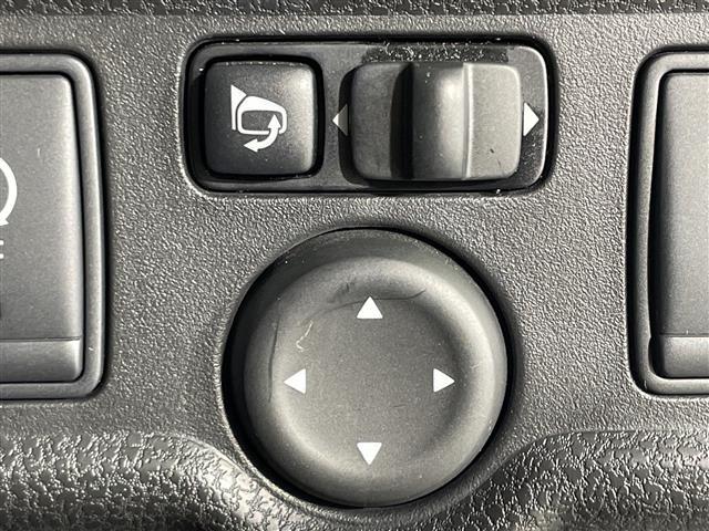 ノート Ｘ　純正ナビ　アラウンドビューＭ　フルセグ　クルーズコントロール　エマージェンシーブレーキ　車線逸脱警報　前後ドラレコ　ＬＥＤヘッドランプ　アイドリングストップ　前後ソナー　日産１５インチＡＷ　ＥＴＣ（18枚目）