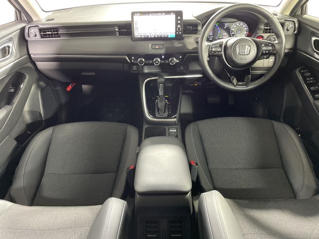 ヴェゼル ｅ：ＨＥＶ　Ｚ　ホンダコネクト９型ディスプレイ　ナビ　Ｂカメラ　ホンダセンシング　ＢＳＩ　ＡＣＬ　ＰＢＤ　ＬＥＤヘッドランプ　パドルシフト　ステアリングＨ　半革シート　前シートヒーター　前後ＵＳＢ　ワイヤレス充電（2枚目）